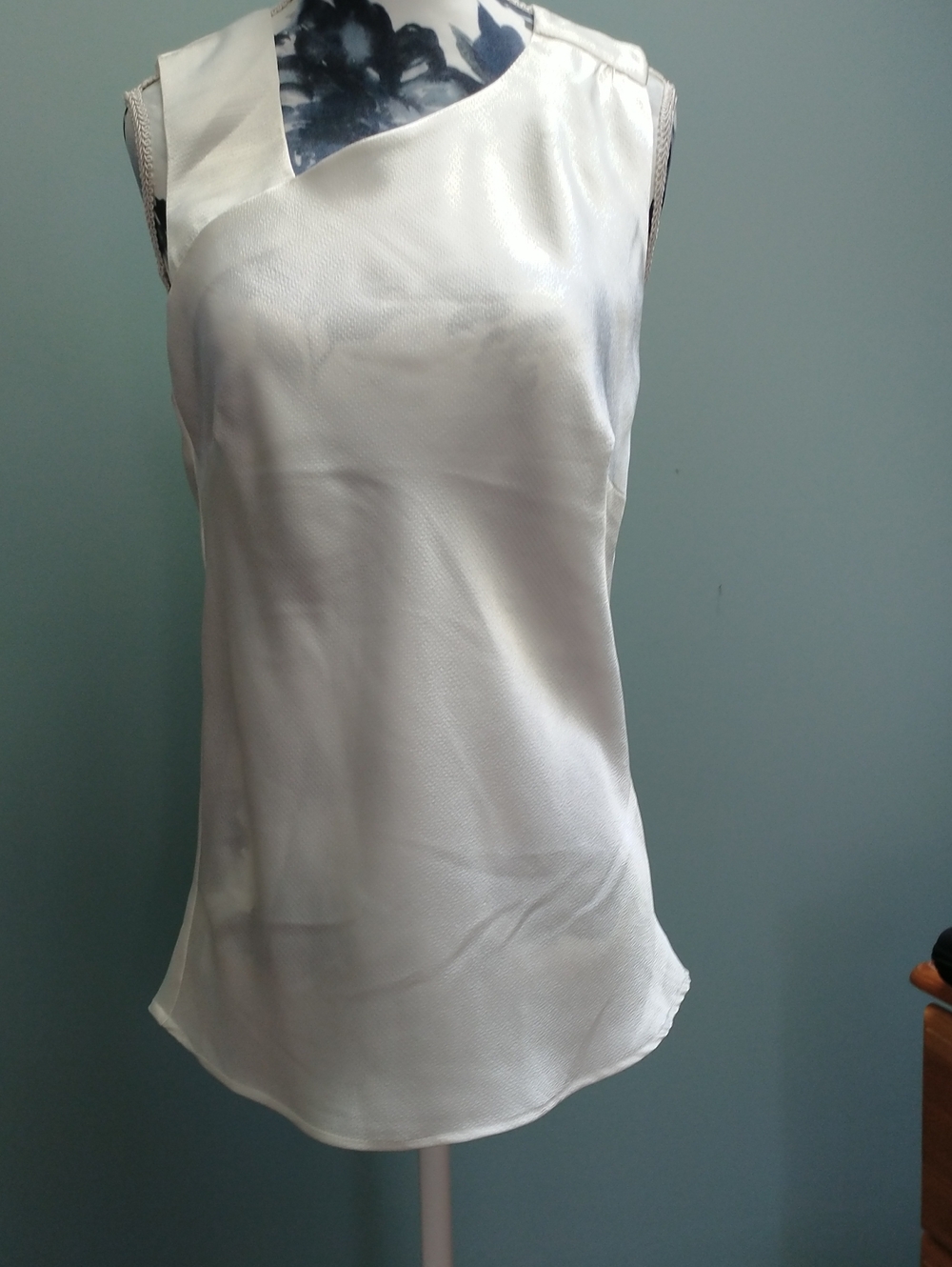 Sleeveless White Asymmetrical Neck Women's Top, size S